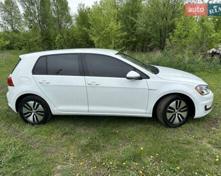 Белый Фольксваген e-Golf, объемом двигателя 0 л и пробегом 68 тыс. км за 8900 $, фото 12 на Automoto.ua