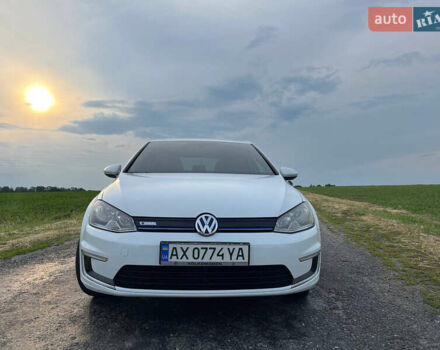 Белый Фольксваген e-Golf, объемом двигателя 0 л и пробегом 114 тыс. км за 12000 $, фото 8 на Automoto.ua