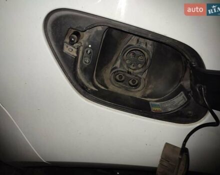 Білий Фольксваген e-Golf, об'ємом двигуна 0 л та пробігом 117 тис. км за 9000 $, фото 13 на Automoto.ua