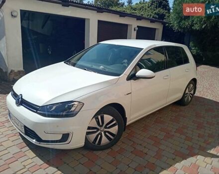 Белый Фольксваген e-Golf, объемом двигателя 0 л и пробегом 125 тыс. км за 8555 $, фото 3 на Automoto.ua