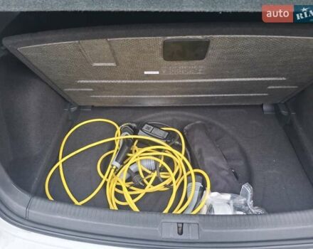 Білий Фольксваген e-Golf, об'ємом двигуна 0 л та пробігом 118 тис. км за 8800 $, фото 26 на Automoto.ua