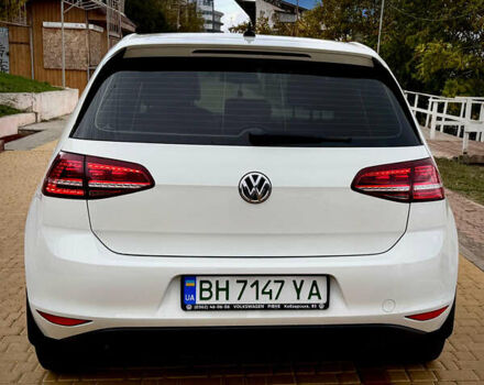 Белый Фольксваген e-Golf, объемом двигателя 0 л и пробегом 195 тыс. км за 8200 $, фото 15 на Automoto.ua