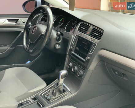 Білий Фольксваген e-Golf, об'ємом двигуна 0 л та пробігом 142 тис. км за 7999 $, фото 65 на Automoto.ua