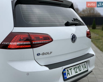Белый Фольксваген e-Golf, объемом двигателя 0 л и пробегом 142 тыс. км за 8100 $, фото 48 на Automoto.ua