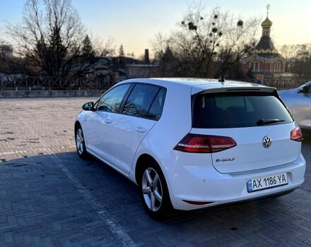 Белый Фольксваген e-Golf, объемом двигателя 0 л и пробегом 145 тыс. км за 13000 $, фото 4 на Automoto.ua