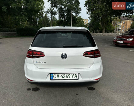 Белый Фольксваген e-Golf, объемом двигателя 0 л и пробегом 115 тыс. км за 9999 $, фото 11 на Automoto.ua