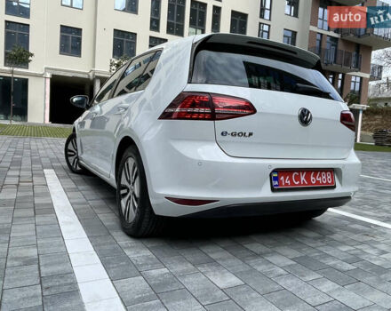 Белый Фольксваген e-Golf, объемом двигателя 0 л и пробегом 91 тыс. км за 8570 $, фото 7 на Automoto.ua