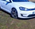 Белый Фольксваген e-Golf, объемом двигателя 100 л и пробегом 140 тыс. км за 7800 $, фото 3 на Automoto.ua