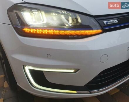 Белый Фольксваген e-Golf, объемом двигателя 0 л и пробегом 130 тыс. км за 8999 $, фото 36 на Automoto.ua
