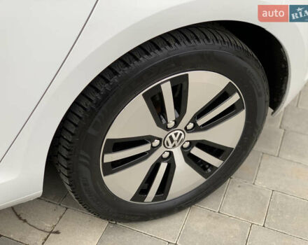 Білий Фольксваген e-Golf, об'ємом двигуна 0 л та пробігом 142 тис. км за 7999 $, фото 19 на Automoto.ua