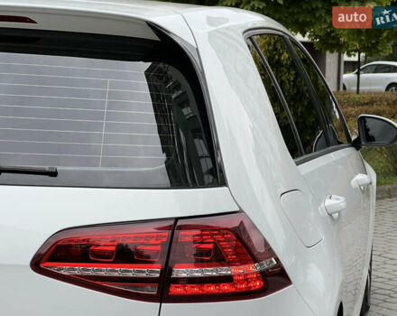 Белый Фольксваген e-Golf, объемом двигателя 0 л и пробегом 142 тыс. км за 7950 $, фото 22 на Automoto.ua