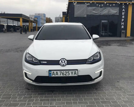 Белый Фольксваген e-Golf, объемом двигателя 0 л и пробегом 116 тыс. км за 8400 $, фото 8 на Automoto.ua