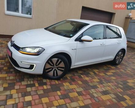 Белый Фольксваген e-Golf, объемом двигателя 0 л и пробегом 130 тыс. км за 8999 $, фото 16 на Automoto.ua