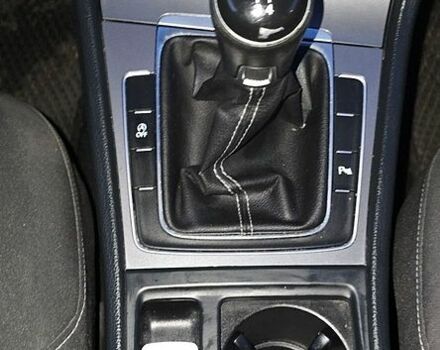 Белый Фольксваген e-Golf, объемом двигателя 1.6 л и пробегом 314 тыс. км за 9000 $, фото 4 на Automoto.ua