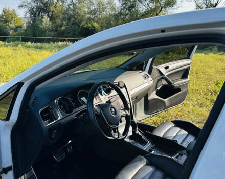 Белый Фольксваген e-Golf, объемом двигателя 0 л и пробегом 73 тыс. км за 9300 $, фото 10 на Automoto.ua