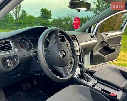 Белый Фольксваген e-Golf, объемом двигателя 0 л и пробегом 107 тыс. км за 10000 $, фото 5 на Automoto.ua