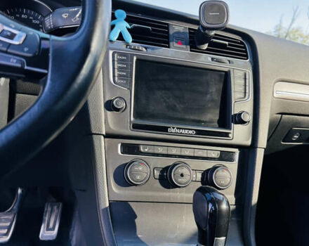 Белый Фольксваген e-Golf, объемом двигателя 0 л и пробегом 73 тыс. км за 9300 $, фото 5 на Automoto.ua
