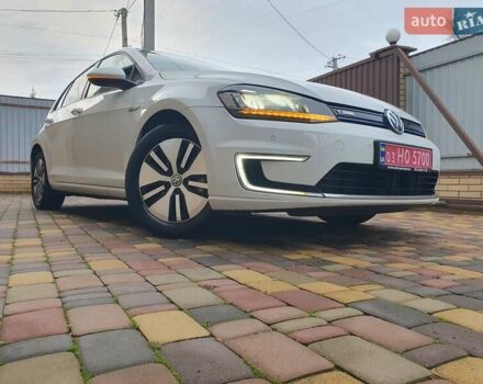 Белый Фольксваген e-Golf, объемом двигателя 0 л и пробегом 130 тыс. км за 8999 $, фото 24 на Automoto.ua