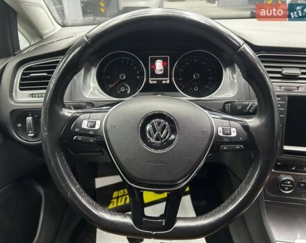 Белый Фольксваген e-Golf, объемом двигателя 0 л и пробегом 130 тыс. км за 11600 $, фото 10 на Automoto.ua