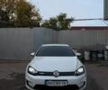 Белый Фольксваген e-Golf, объемом двигателя 0 л и пробегом 104 тыс. км за 10900 $, фото 1 на Automoto.ua