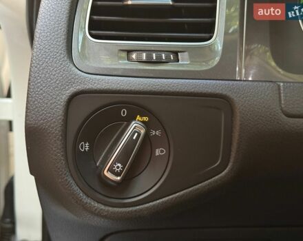 Белый Фольксваген e-Golf, объемом двигателя 0 л и пробегом 150 тыс. км за 9350 $, фото 11 на Automoto.ua