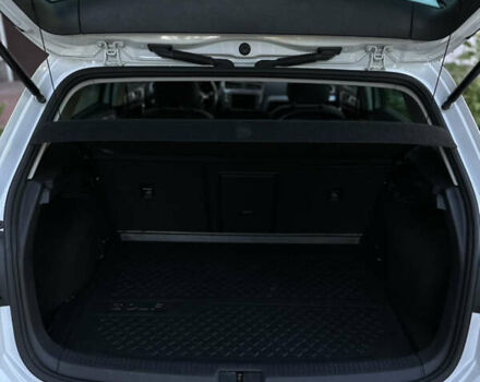 Белый Фольксваген e-Golf, объемом двигателя 0 л и пробегом 161 тыс. км за 10400 $, фото 21 на Automoto.ua