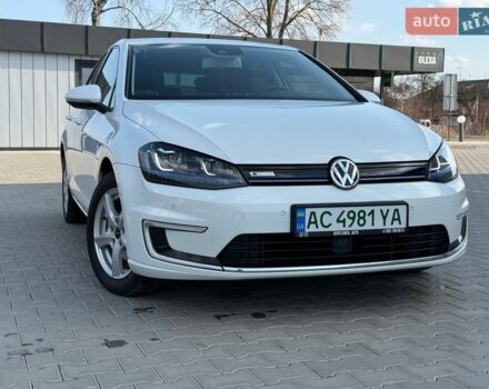 Білий Фольксваген e-Golf, об'ємом двигуна 0 л та пробігом 80 тис. км за 9990 $, фото 11 на Automoto.ua