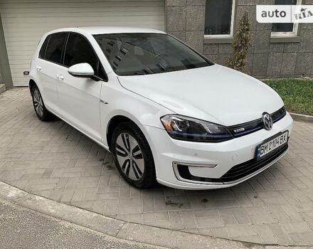 Белый Фольксваген e-Golf, объемом двигателя 0 л и пробегом 68 тыс. км за 16600 $, фото 23 на Automoto.ua