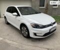 Белый Фольксваген e-Golf, объемом двигателя 0 л и пробегом 68 тыс. км за 16600 $, фото 23 на Automoto.ua