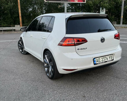 Белый Фольксваген e-Golf, объемом двигателя 0 л и пробегом 118 тыс. км за 11600 $, фото 4 на Automoto.ua