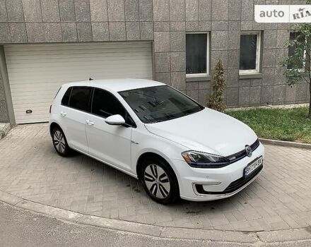 Белый Фольксваген e-Golf, объемом двигателя 0 л и пробегом 68 тыс. км за 16600 $, фото 1 на Automoto.ua