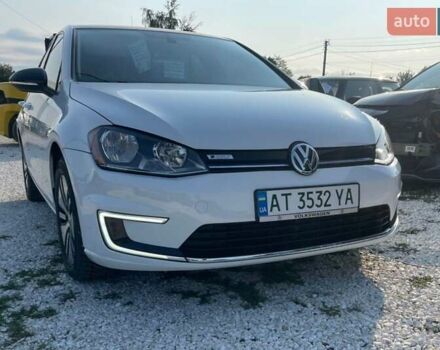 Белый Фольксваген e-Golf, объемом двигателя 0 л и пробегом 143 тыс. км за 9700 $, фото 1 на Automoto.ua