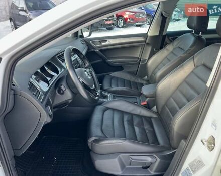 Белый Фольксваген e-Golf, объемом двигателя 0 л и пробегом 114 тыс. км за 8900 $, фото 22 на Automoto.ua