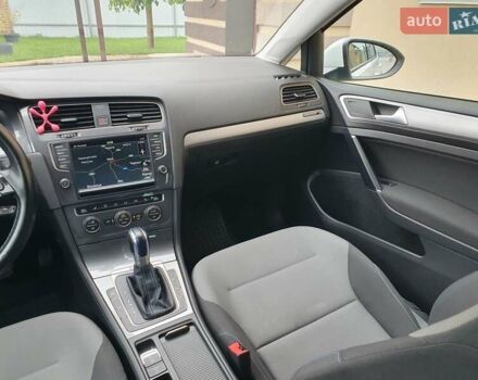 Белый Фольксваген e-Golf, объемом двигателя 0 л и пробегом 128 тыс. км за 8999 $, фото 113 на Automoto.ua