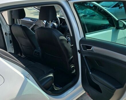 Белый Фольксваген e-Golf, объемом двигателя 0 л и пробегом 84 тыс. км за 12000 $, фото 11 на Automoto.ua