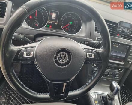 Белый Фольксваген e-Golf, объемом двигателя 0 л и пробегом 122 тыс. км за 7799 $, фото 17 на Automoto.ua