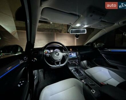 Белый Фольксваген e-Golf, объемом двигателя 0 л и пробегом 128 тыс. км за 9500 $, фото 19 на Automoto.ua