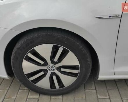 Білий Фольксваген e-Golf, об'ємом двигуна 0 л та пробігом 150 тис. км за 9300 $, фото 15 на Automoto.ua