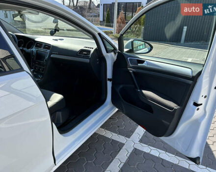 Білий Фольксваген e-Golf, об'ємом двигуна 0 л та пробігом 102 тис. км за 8400 $, фото 24 на Automoto.ua