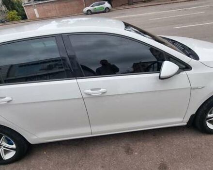 Белый Фольксваген e-Golf, объемом двигателя 0 л и пробегом 127 тыс. км за 9200 $, фото 6 на Automoto.ua