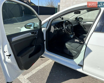 Білий Фольксваген e-Golf, об'ємом двигуна 0 л та пробігом 102 тис. км за 8400 $, фото 35 на Automoto.ua