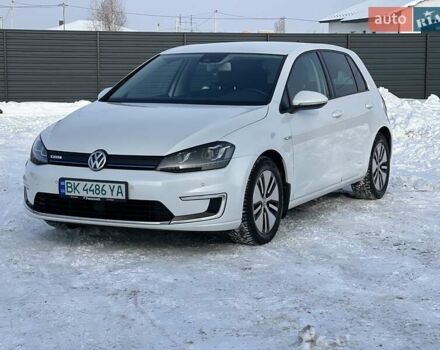 Белый Фольксваген e-Golf, объемом двигателя 0 л и пробегом 114 тыс. км за 8900 $, фото 1 на Automoto.ua