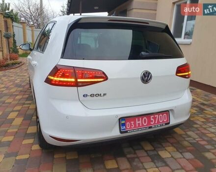 Белый Фольксваген e-Golf, объемом двигателя 0 л и пробегом 130 тыс. км за 8999 $, фото 10 на Automoto.ua