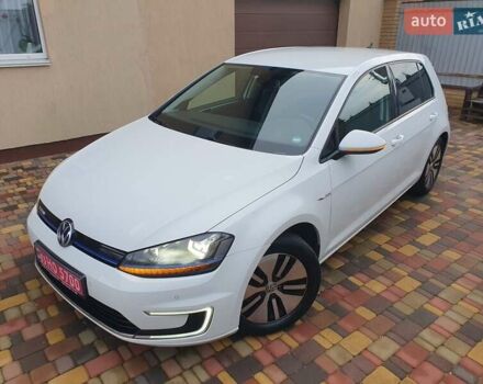 Белый Фольксваген e-Golf, объемом двигателя 0 л и пробегом 130 тыс. км за 8999 $, фото 15 на Automoto.ua