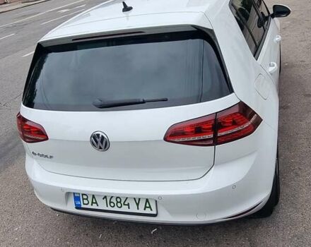 Белый Фольксваген e-Golf, объемом двигателя 0 л и пробегом 127 тыс. км за 9200 $, фото 1 на Automoto.ua