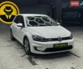 Белый Фольксваген e-Golf, объемом двигателя 0 л и пробегом 130 тыс. км за 11600 $, фото 1 на Automoto.ua