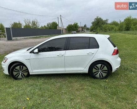 Белый Фольксваген e-Golf, объемом двигателя 0 л и пробегом 68 тыс. км за 8900 $, фото 17 на Automoto.ua