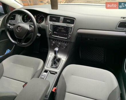 Білий Фольксваген e-Golf, об'ємом двигуна 0 л та пробігом 142 тис. км за 7999 $, фото 74 на Automoto.ua