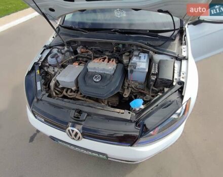Білий Фольксваген e-Golf, об'ємом двигуна 0 л та пробігом 117 тис. км за 9000 $, фото 4 на Automoto.ua
