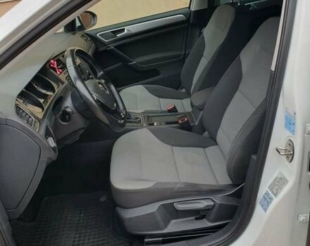 Белый Фольксваген e-Golf, объемом двигателя 0 л и пробегом 128 тыс. км за 8999 $, фото 58 на Automoto.ua